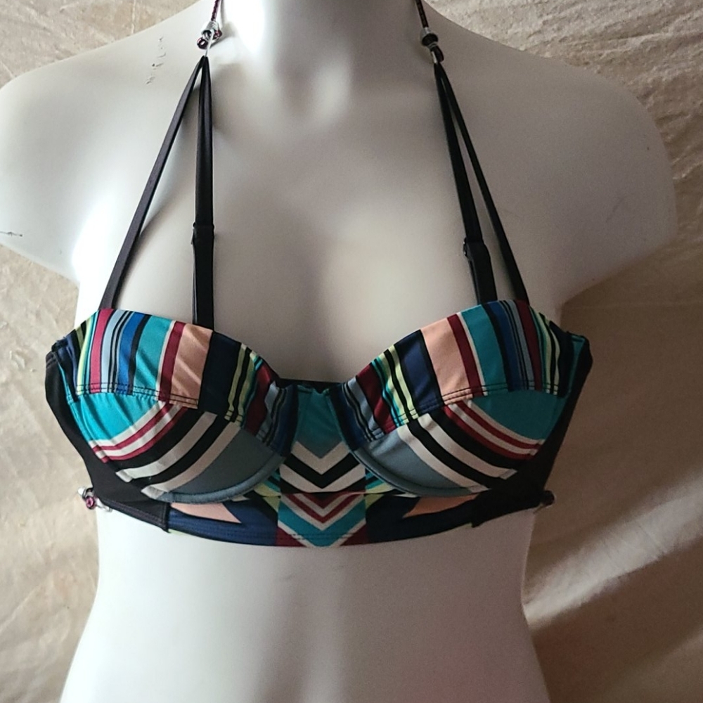 Swimsuit bikini top